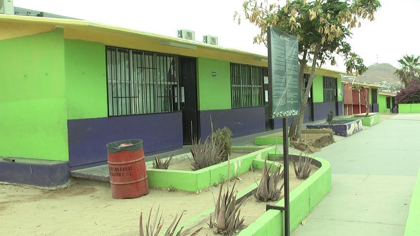 Piden padres de familia regreso a clases de escuela Arturo Guerrero