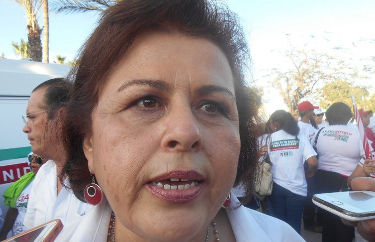 Finalmente apareció Esthela Ponce en campaña con Barroso Finalmente apareció Esthela Ponce en campaña con Barroso