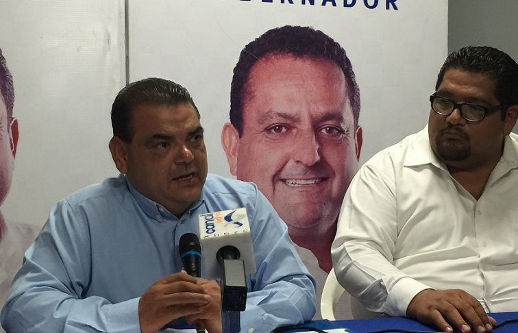 Las policías “inventadas” por Peña solo se pasean por el malecón: Herminio Corral Las policías “inventadas” por Peña solo se pasean por el malecón: Herminio Corral