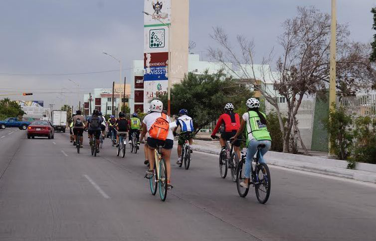 Avances en el reglamento de Tránsito: Ciclistas tienen derecho a tomar un carril en las avenidas Avances en el reglamento de Tránsito: Ciclistas tienen derecho a tomar un carril en las avenidas