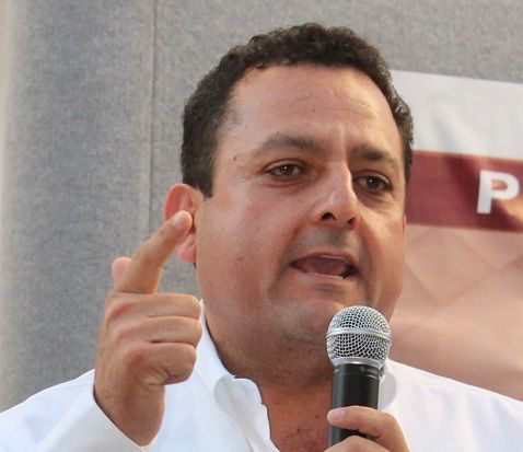 Evita Carlos Mendoza “vituperios” de Ricardo Barroso; cancela participación en debate del IEE Evita Carlos Mendoza “vituperios” de Ricardo Barroso; cancela participación en debate del IEE