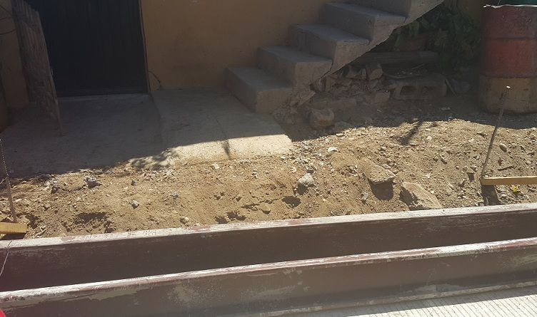 Vecinos desesperados piden se retomen trabajos de pavimentación en Lomas del Faro Vecinos desesperados piden se retomen trabajos de pavimentación en Lomas del Faro