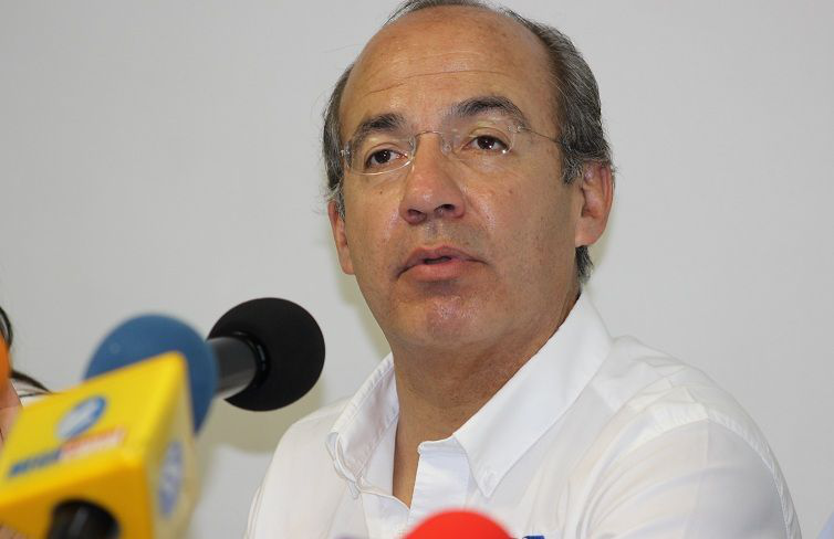 Fortalecer las instituciones, pide Calderón a Carlos Mendoza Fortalecer las instituciones, pide Calderón a Carlos Mendoza