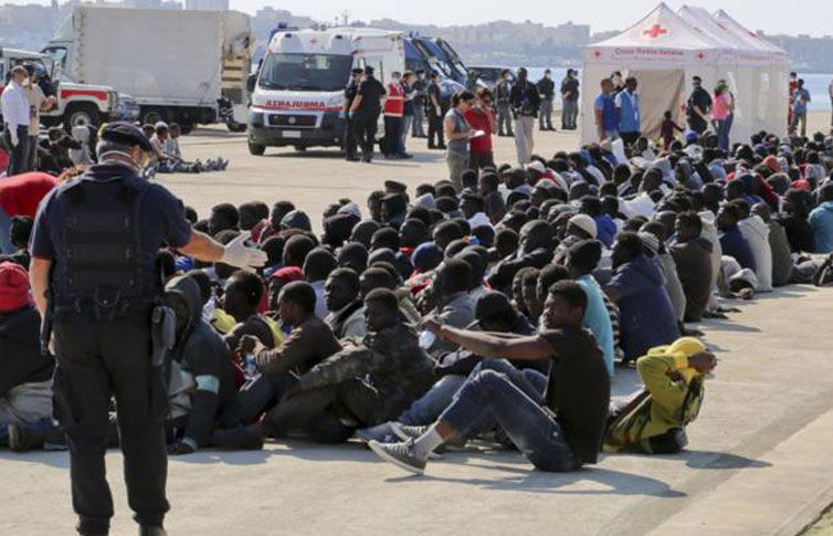 Italia a punto de superar los 50 mil migrantes Italia a punto de superar los 50 mil migrantes