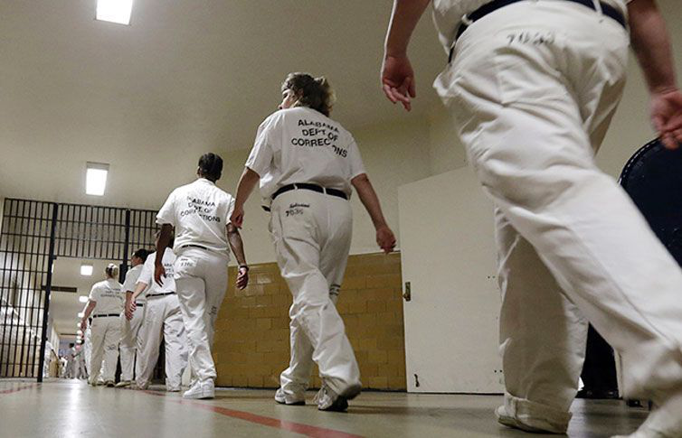 La tunde su marido y todavía deberá indemnizarlo porque se lastimó al golpearla