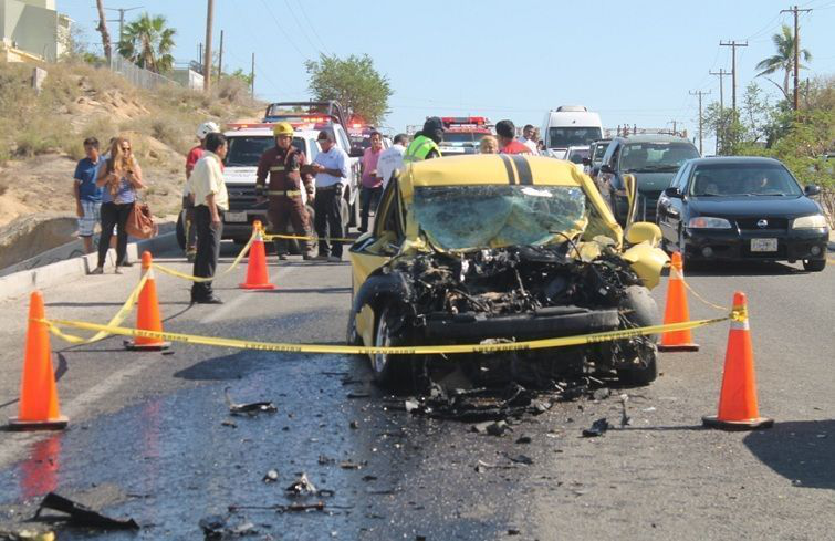 Domingo trágico en Los Cabos;  accidente carretero acaba con la vida de un joven Domingo trágico en Los Cabos;  accidente carretero acaba con la vida de un joven