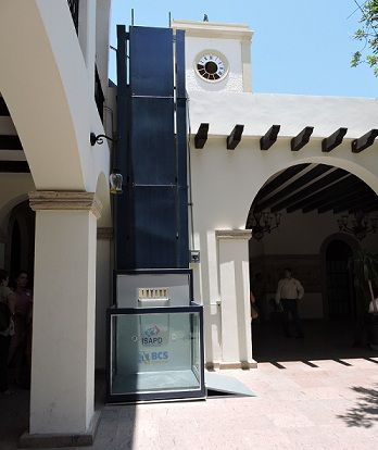 ISAPD instala elevador para personas con discapacidad en ayuntamiento de Los Cabos ISAPD instala elevador para personas con discapacidad en ayuntamiento de Los Cabos