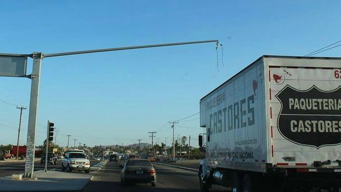 Por semáforos descompuestos, han aumentado los accidentes de tránsito en Los Cabos