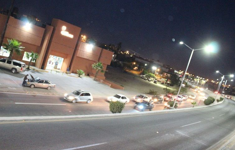 Con ‘‘gallo’’ vehicular, maestros de SJC dan muestras de apoyo a compañeros que la SEP planea sancionar