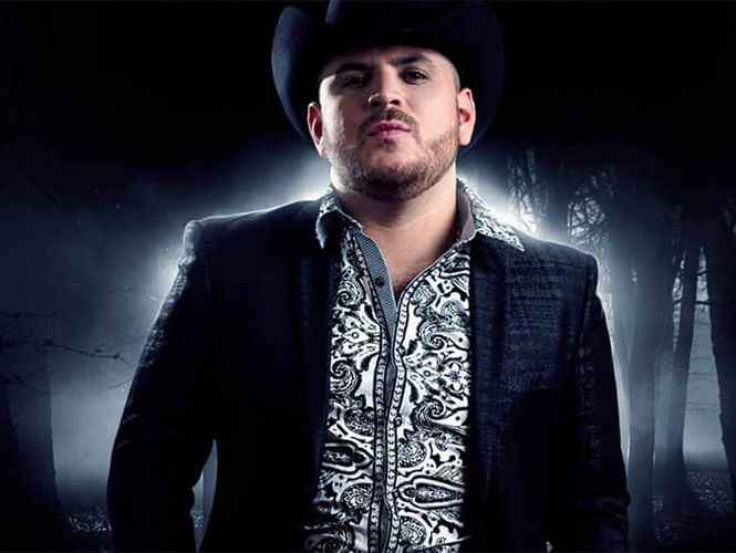 Charlize Theron regresa a la soltería