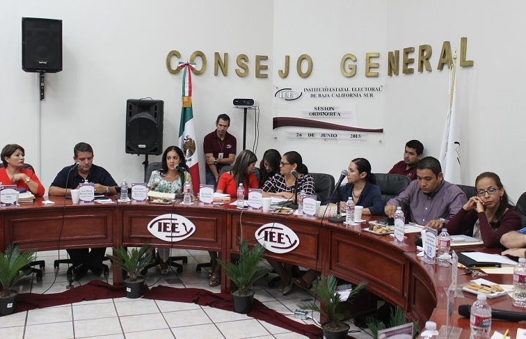 Acusan a consejeros del IEE de recibir “cuotas” del PAN; piden al INE una explicación