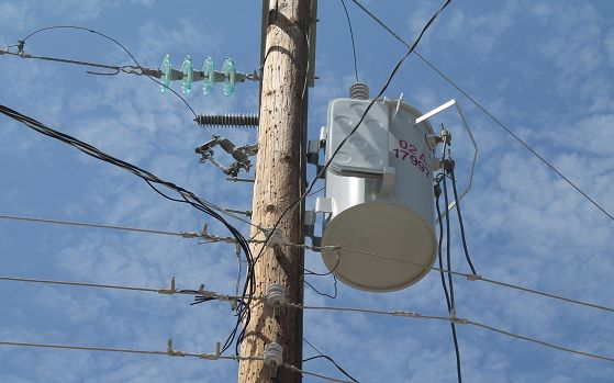Colonos de San José del Cabo se quejan por constantes apagones de CFE