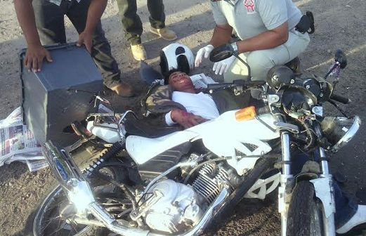 Atropelló a motociclista y quiso alterar la escena para culpar al lesionado Atropelló a motociclista y quiso alterar la escena para culpar al lesionado