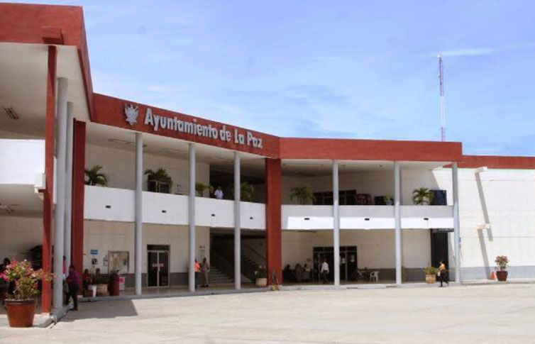 CORTAN LA ENERGÍA ELÉCTRICA EN EL AYUNTAMIENTO DE LA PAZ
