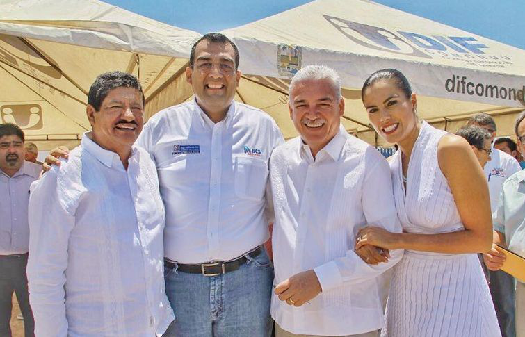 Reconoce el gobernador de BCS trabajo de Salvador Salgado