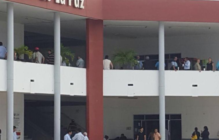 Continúa el Ayuntamiento de La Paz sin energía eléctrica