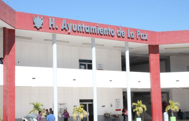Continúa el Ayuntamiento de La Paz sin energía eléctrica Continúa el Ayuntamiento de La Paz sin energía eléctrica