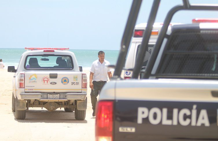 Reportan a un desaparecido tras marejada en Los Cabos