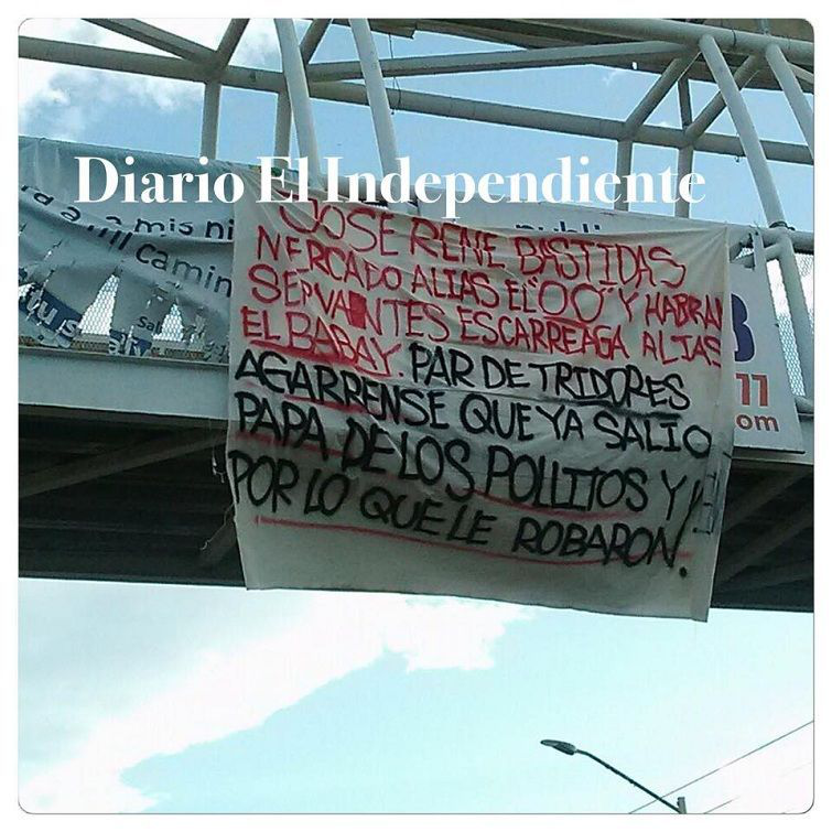 Amanecen narco mantas en la capital del estado