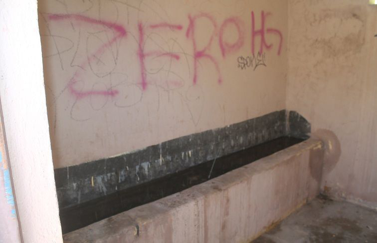 En pésimas condiciones los baños públicos del parque de la colonia San José Viejo