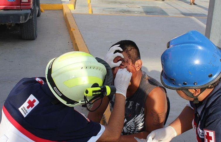 A punta de pistola albañil es asaltado por dos sujetos; lo despojaron de su ‘‘raya’’