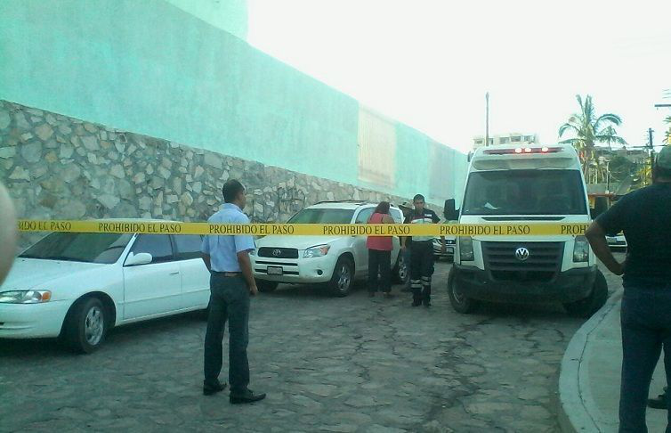 Lo sorprendió la muerte en la vía pública; quedó en el interior de un vehículo