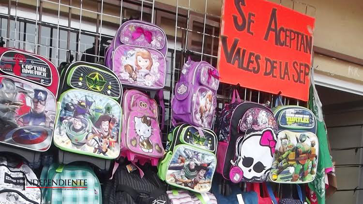 Es cada vez más innecesaria y excesiva la lista de útiles escolares, señalan padres de familia