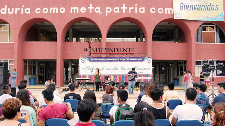 Todo un éxito resultó el festival de bienvenida artístico cultural para estudiantes de la UABCS
