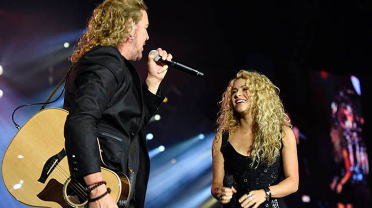 Maná toca en España con Shakira y ex Mecano Maná toca en España con Shakira y ex Mecano