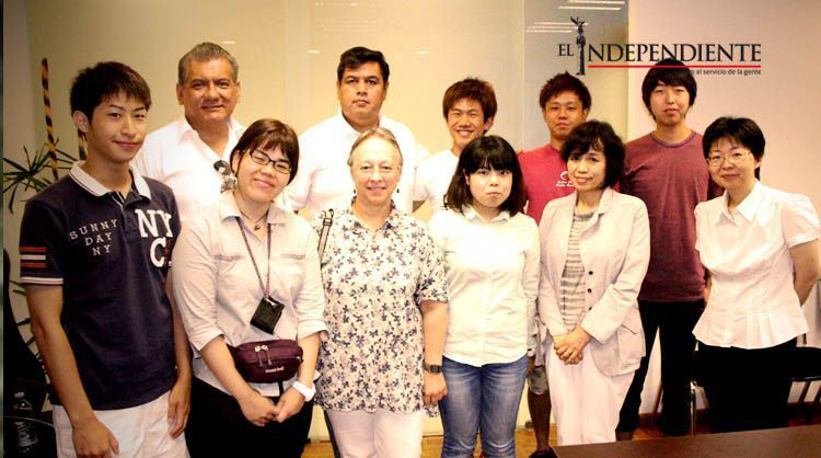 Visitan alumnos de la universidad de Tottori Japón oficinas de la SEP