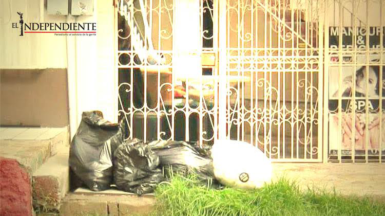 Llueve y la basura se sigue acumulando