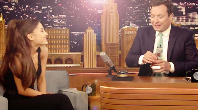 Ariana Grande se gana las palmas al imitar a Britney Spears
