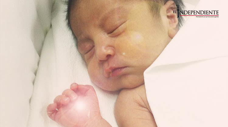 LA HISTORIA… ‘‘Cuando encontramos al bebé, estaba tirado y mojado envuelto en una sábana”