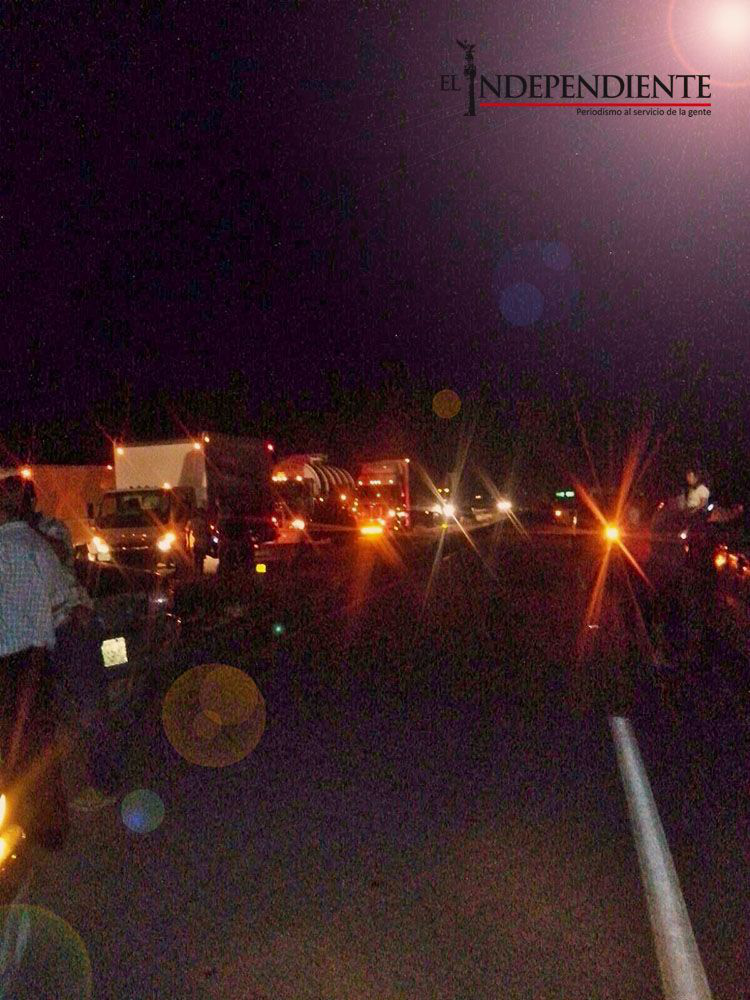 Bloquean carretera a Los Cabos por supuesto cambio de uso de suelo en la Sierra La Laguna