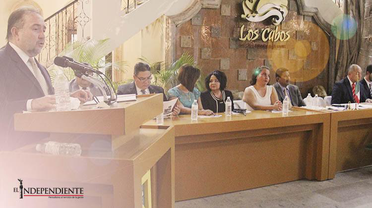 Contento más no satisfecho da su último informe JAAM; ningún representante estatal lo acompañó