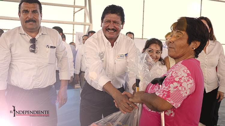 Apoyan los tres niveles de gobierno a familias afectadas por las lluvias Apoyan los tres niveles de gobierno a familias afectadas por las lluvias