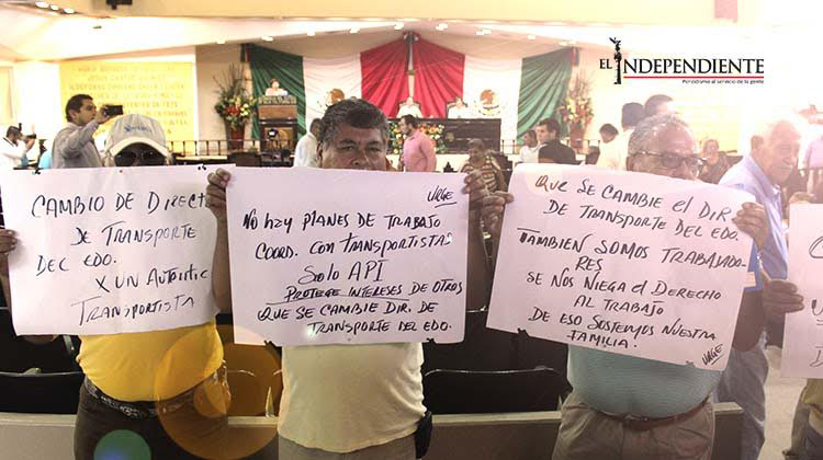 Podría aumentar el costo del transporte público en La Paz Podría aumentar el costo del transporte público en La Paz