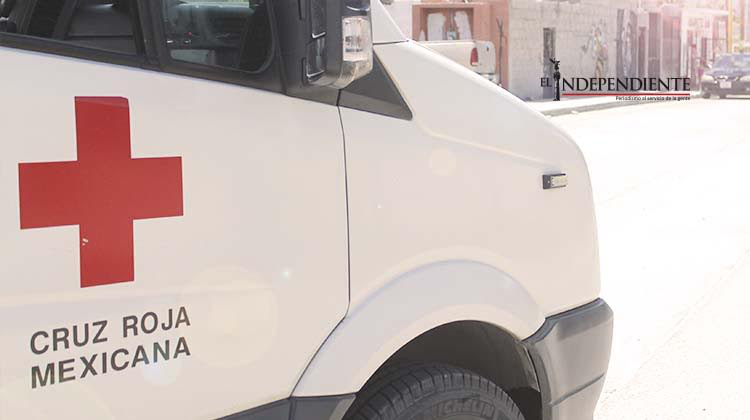 Ebrio sujeto golpea a paramédico que lo atendía Ebrio sujeto golpea a paramédico que lo atendía