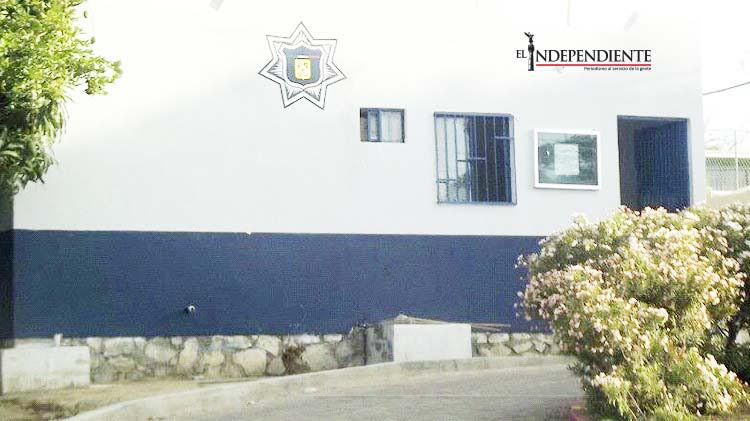 Hombre intentó suicidarse en los separos de la policía municipal Hombre intentó suicidarse en los separos de la policía municipal