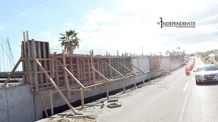 Despierta molestia y dudas construcción de muro en el corredor turístico Despierta molestia y dudas construcción de muro en el corredor turístico