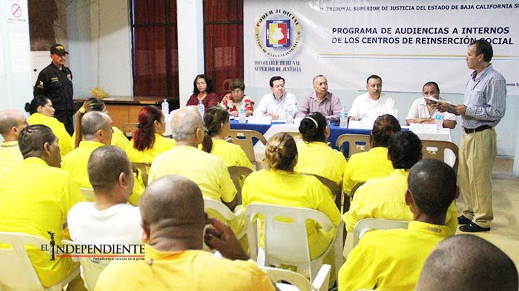 Funcionarios judiciales ofrecen audiencias públicas en el CERESO de La Paz