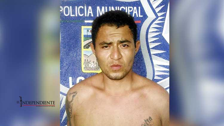 Entro a robar a un mini súper y se llevó la caja registradora Entro a robar a un mini súper y se llevó la caja registradora