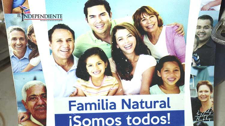 Veladamente, el obispo de La Paz brinda su apoya a la familia natural Veladamente, el obispo de La Paz brinda su apoya a la familia natural