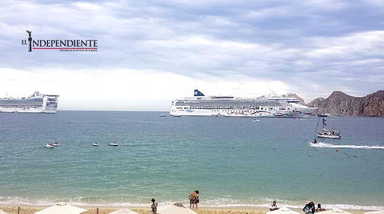 10 mil turistas en el puerto con el triple arribo de cruceros 10 mil turistas en el puerto con el triple arribo de cruceros