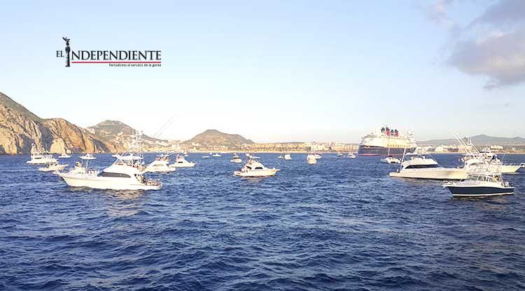 Prevalece caos en la navegación de la bahía de Cabo San Lucas Prevalece caos en la navegación de la bahía de Cabo San Lucas