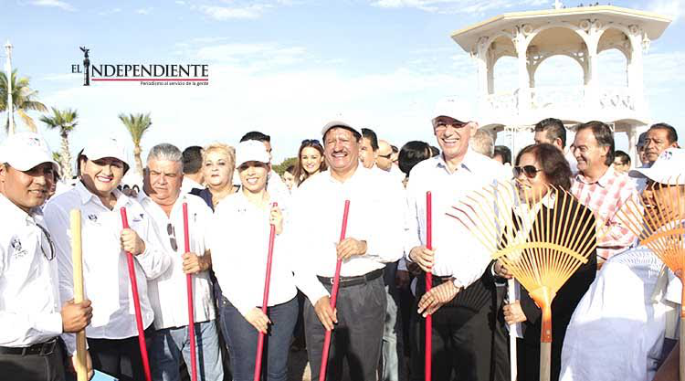 Inició el Ayto de La Paz con la limpieza y pintado del malecón de La Paz Inició el Ayto de La Paz con la limpieza y pintado del malecón de La Paz