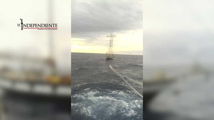 Rescata la Armada de México a cinco personas en Los Cabos Rescata la Armada de México a cinco personas en Los Cabos