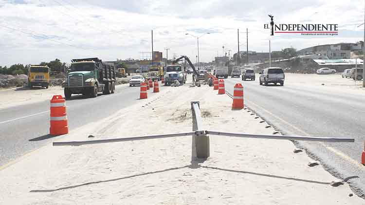 Aplauden automovilistas obras de alumbrado en peligroso crucero de la ciudad Aplauden automovilistas obras de alumbrado en peligroso crucero de la ciudad