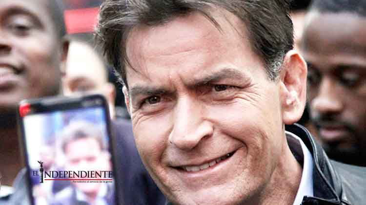 Ex de Charlie Sheen demanda al actor por exponerla al VIH