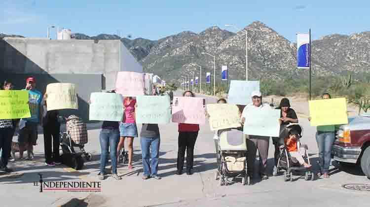 “Puerto Nuevo está hecho un asco, Homex nos vendió una mentira”, acusan vecinos “Puerto Nuevo está hecho un asco, Homex nos vendió una mentira”, acusan vecinos